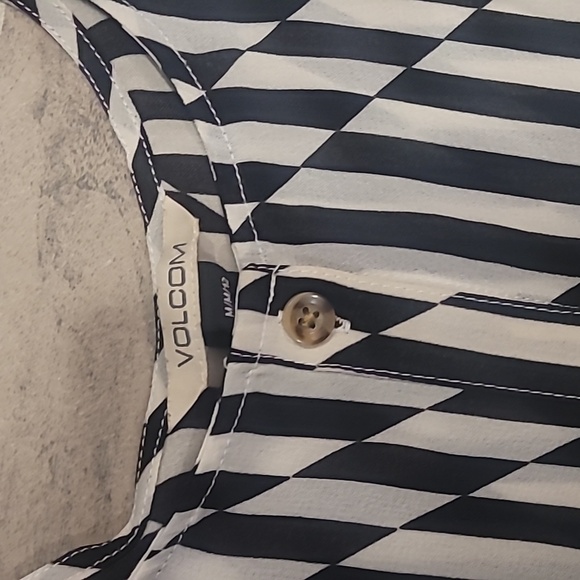 Volcom tank blouse M - Picture 2 of 3